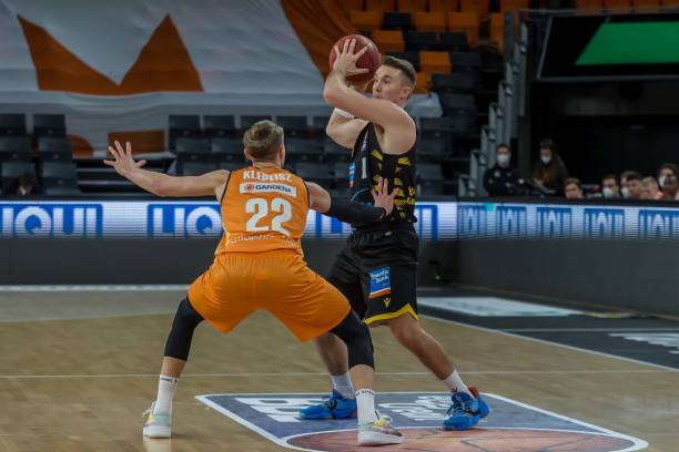 他在训练场 他在训练场