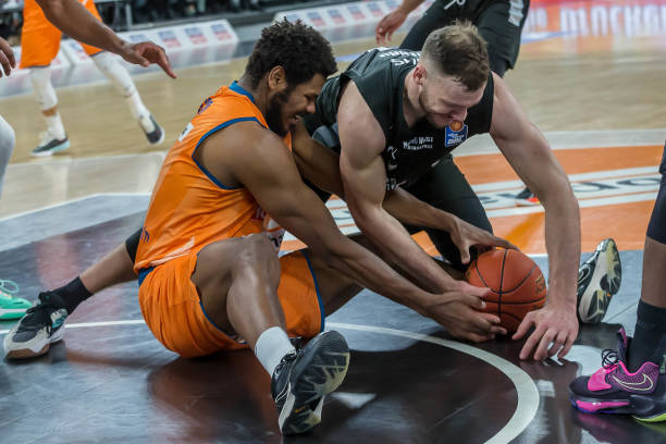 员同时打入 员同时打入