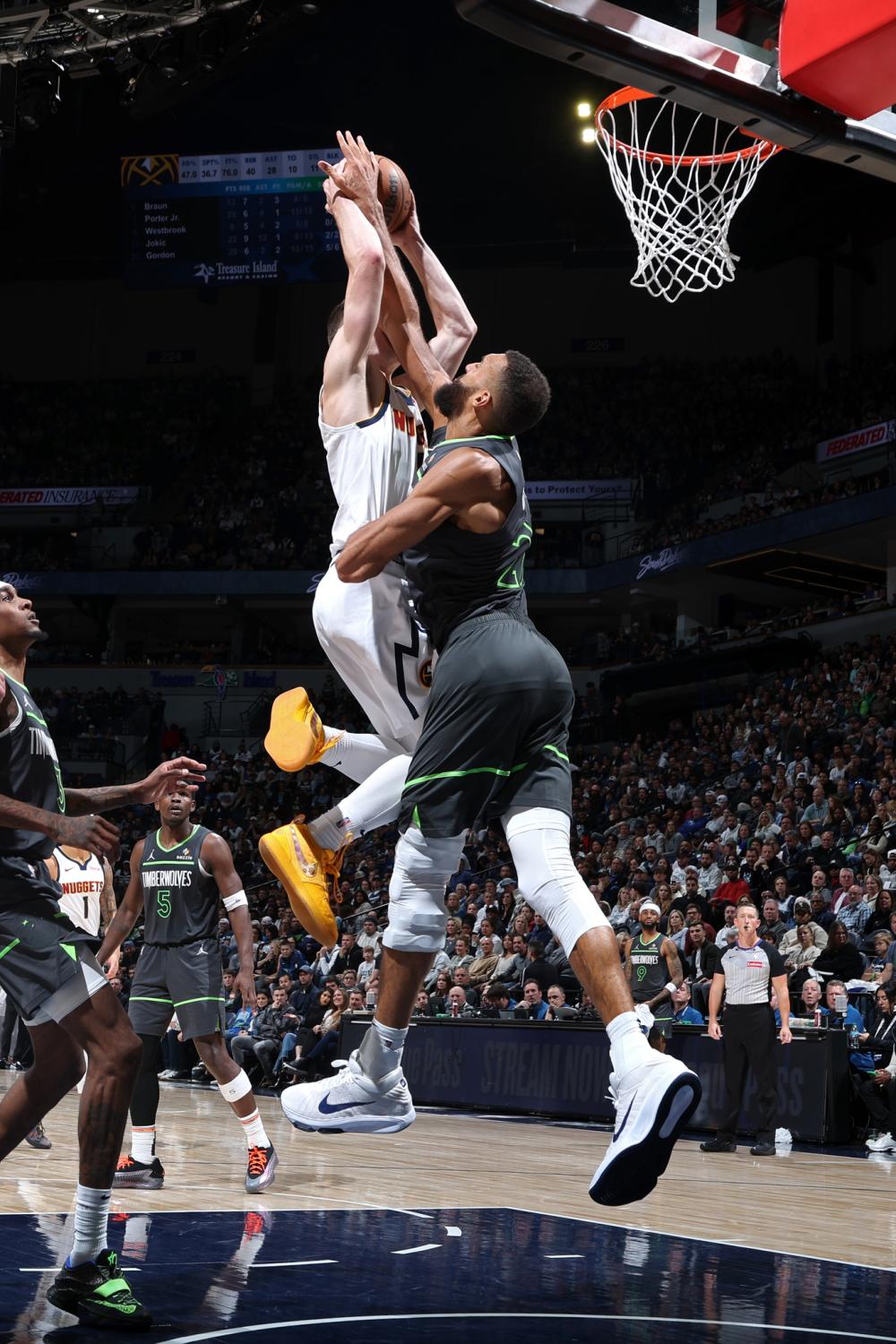 观摩国少队 观摩国少队