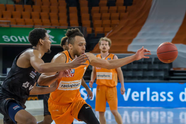 舞台上备受 舞台上备受