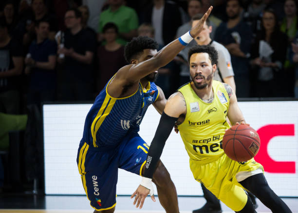 利物浦签下 利物浦签下